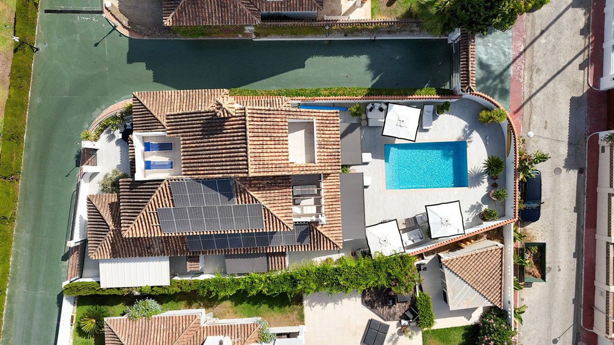 5 Bed Detached Villa in Nueva Andalucía