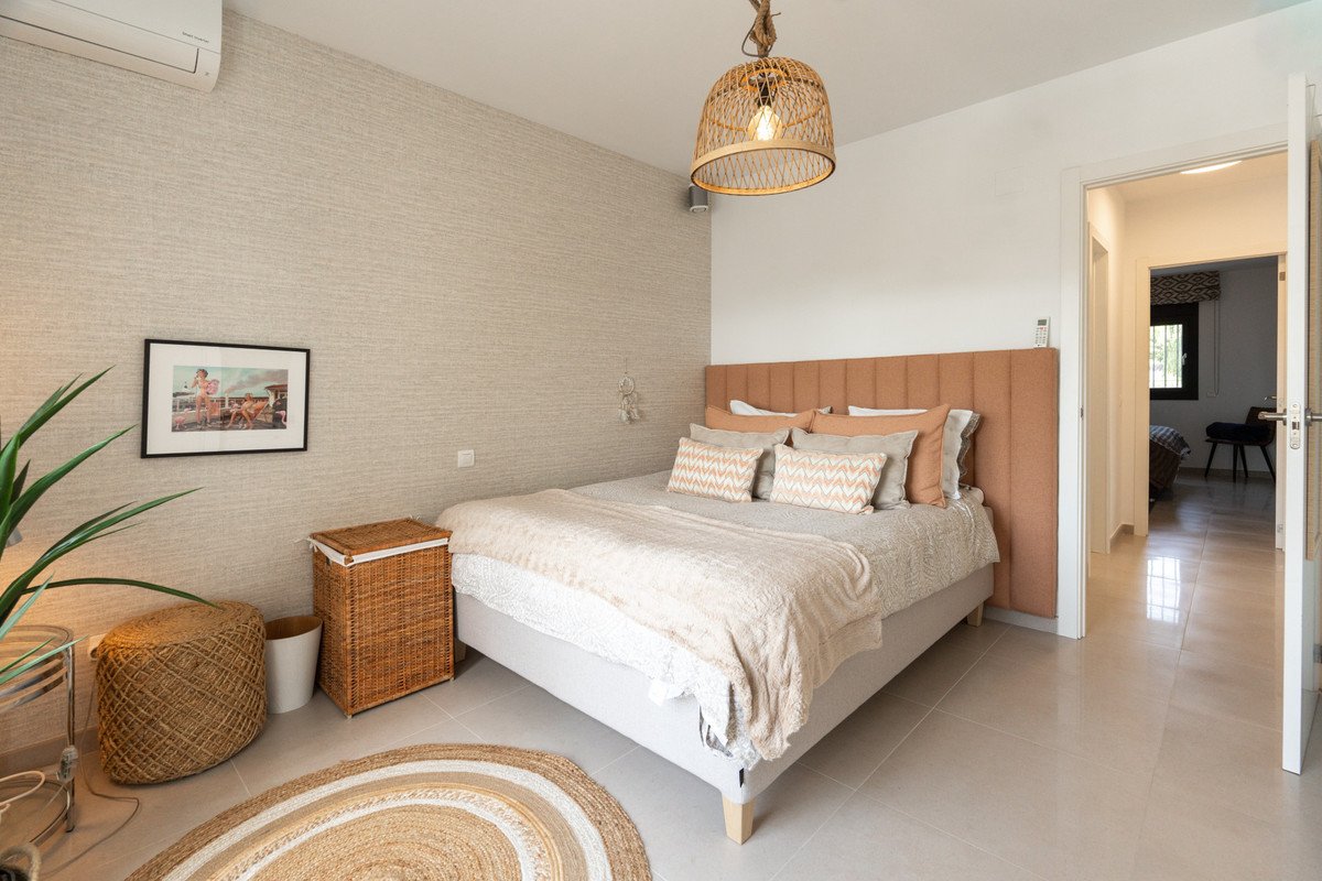 5 Bed Detached Villa in Nueva Andalucía