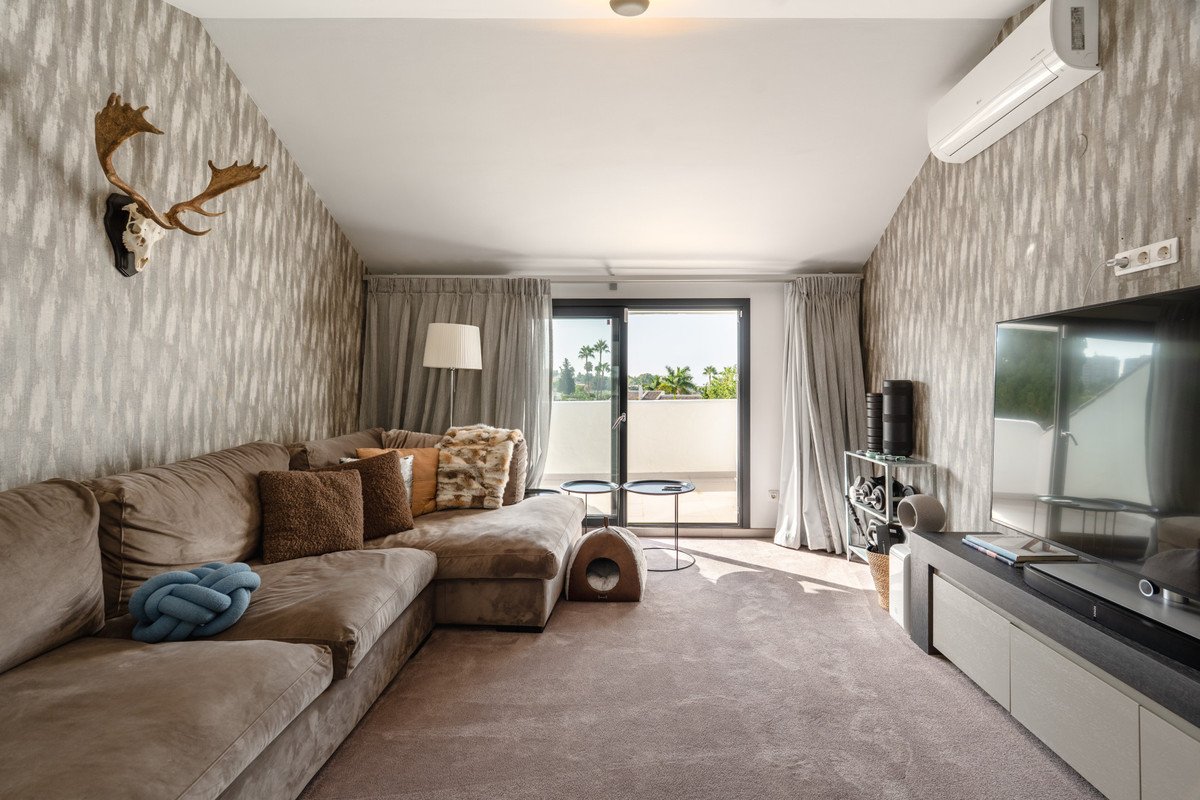 5 Bed Detached Villa in Nueva Andalucía