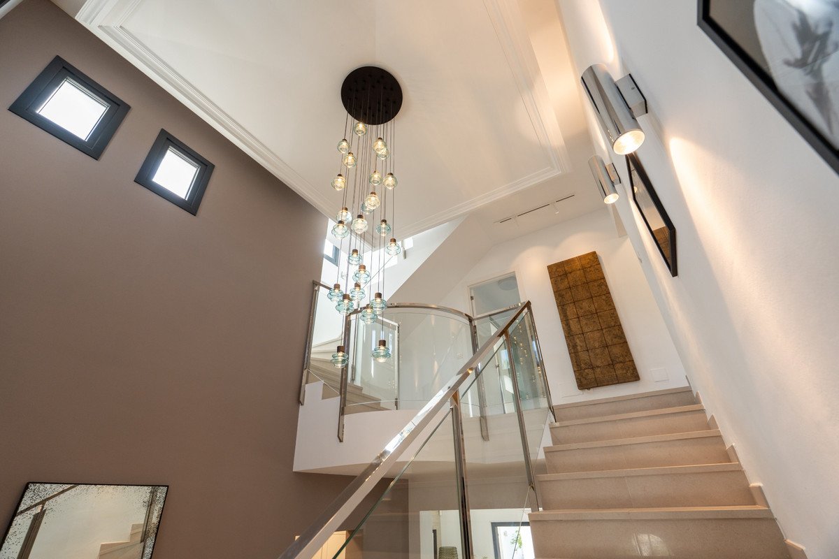 5 Bed Detached Villa in Nueva Andalucía