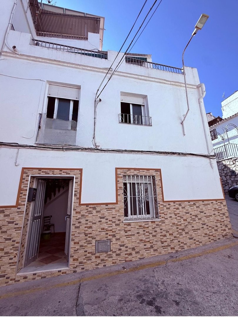 3 Bed Townhouse in Coín