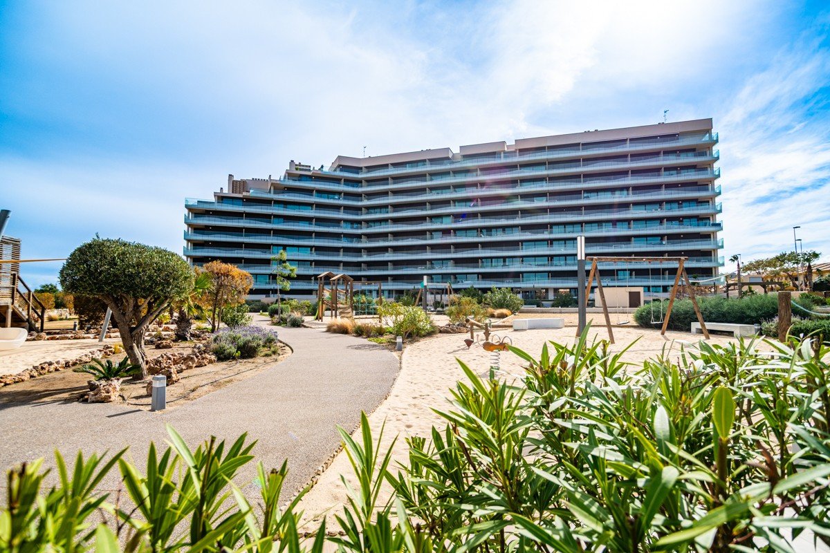2 Bed Ground Floor Apartment in Playa Honda