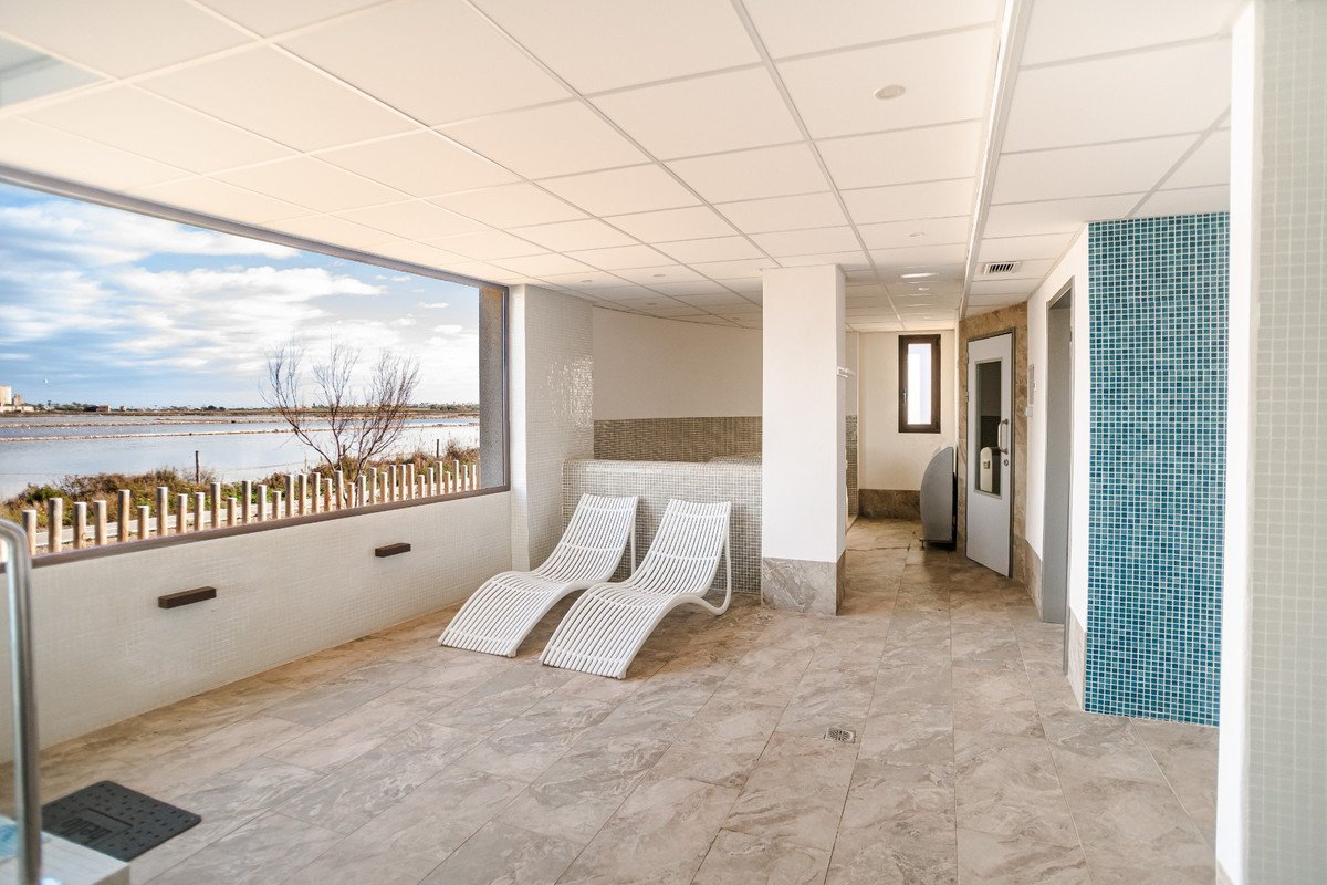 2 Bed Ground Floor Apartment in Playa Honda