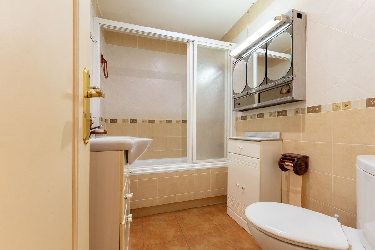 2 Bed Top Floor Apartment in Fuengirola