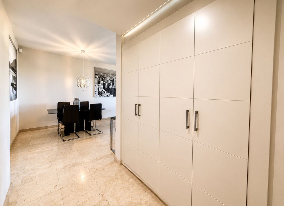 2 Bed Middle Floor Apartment in Los Flamingos