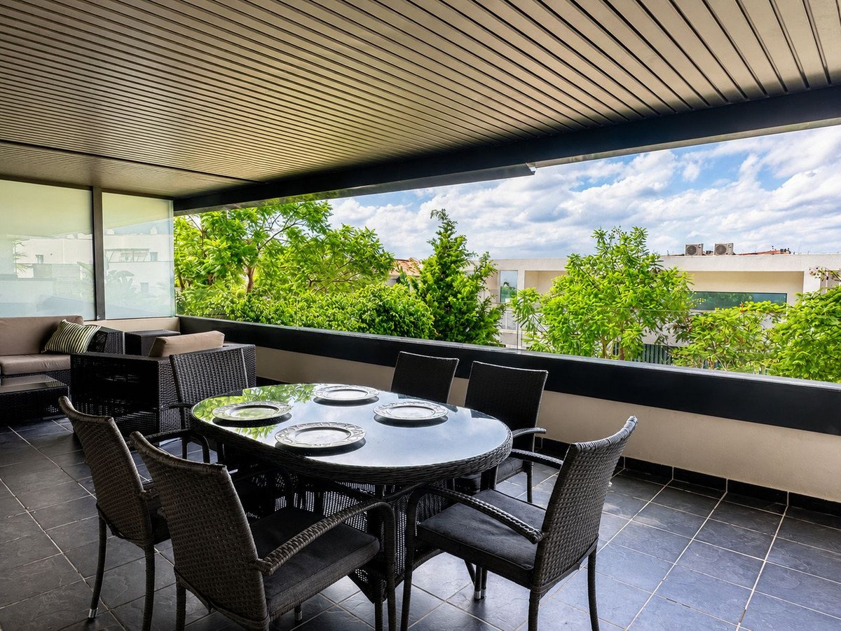 2 Bed Middle Floor Apartment in Los Flamingos