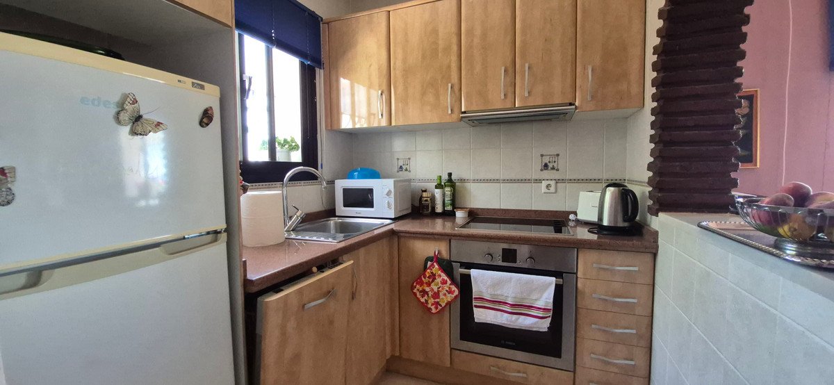 2 Bed Middle Floor Apartment in Mijas