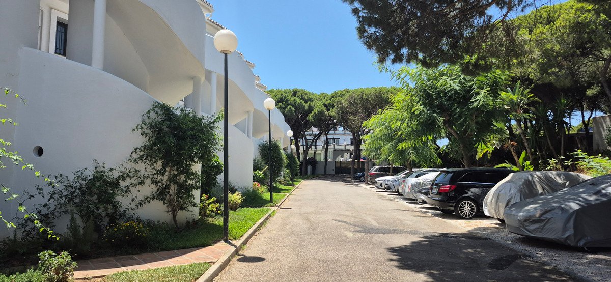 2 Bed Middle Floor Apartment in Mijas
