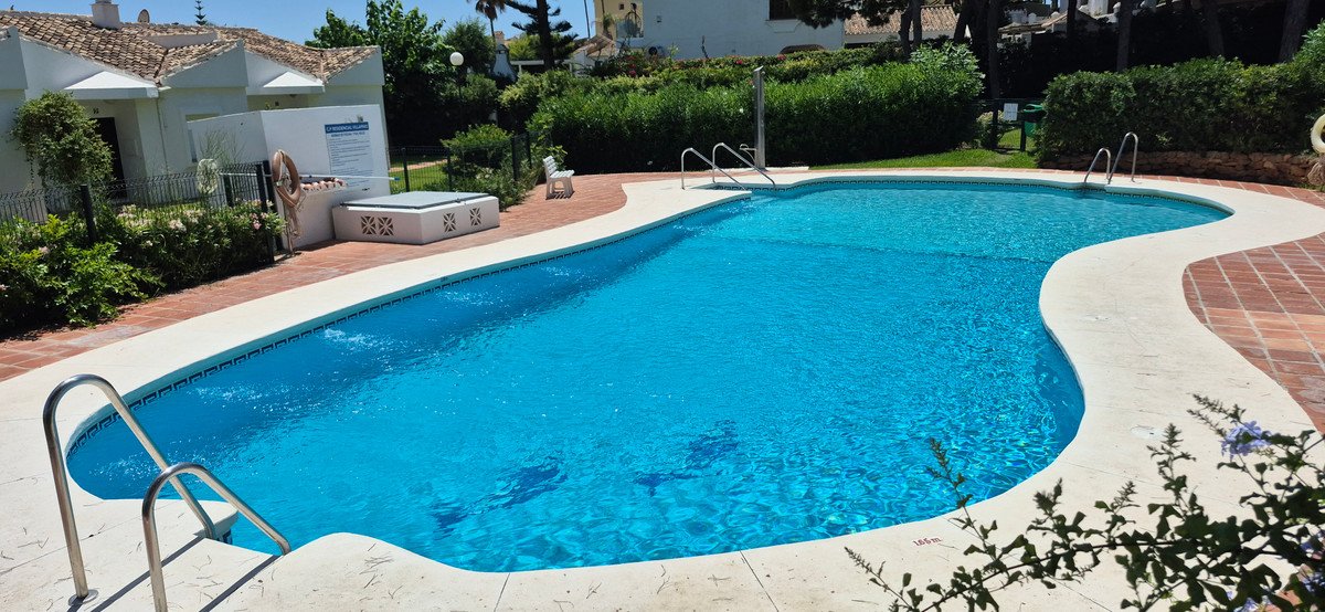 2 Bed Middle Floor Apartment in Mijas