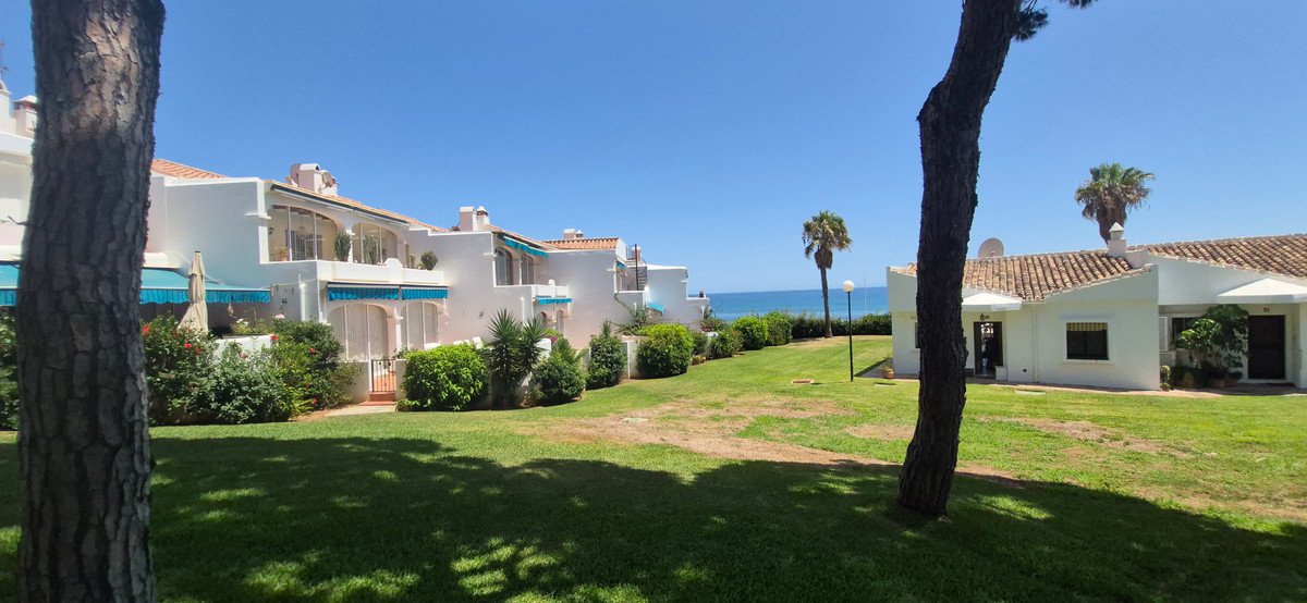 2 Bed Middle Floor Apartment in Mijas