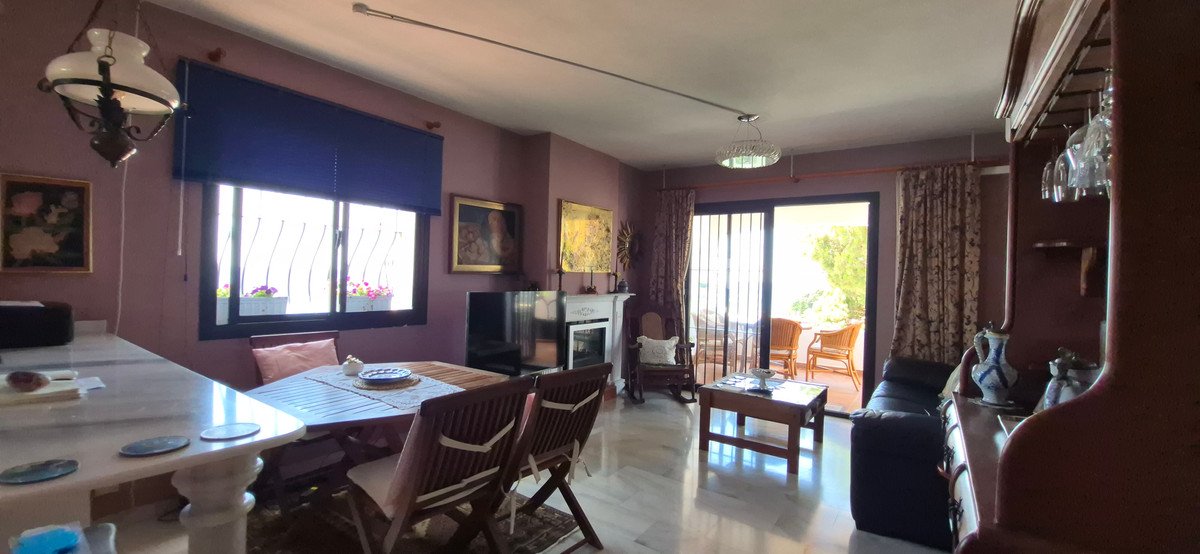 2 Bed Middle Floor Apartment in Mijas