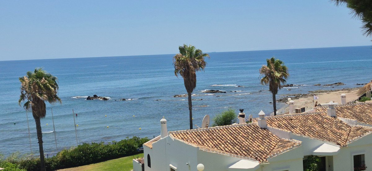 2 Bed Middle Floor Apartment in Mijas