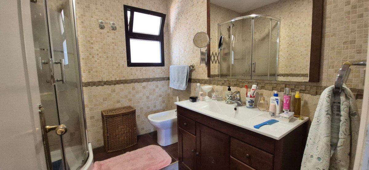 2 Bed Middle Floor Apartment in Mijas