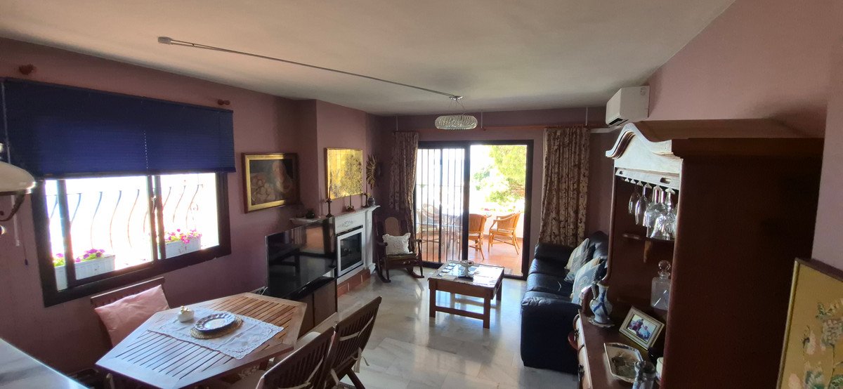 2 Bed Middle Floor Apartment in Mijas