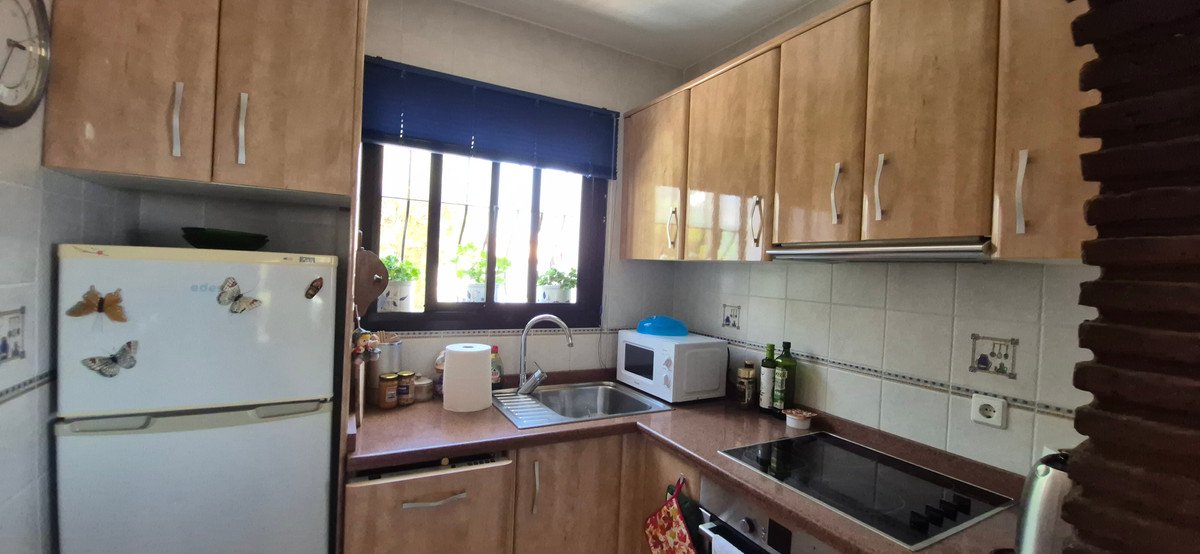 2 Bed Middle Floor Apartment in Mijas