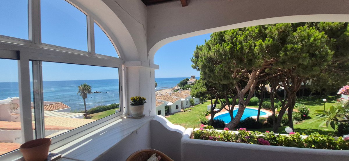 2 Bed Middle Floor Apartment in Mijas