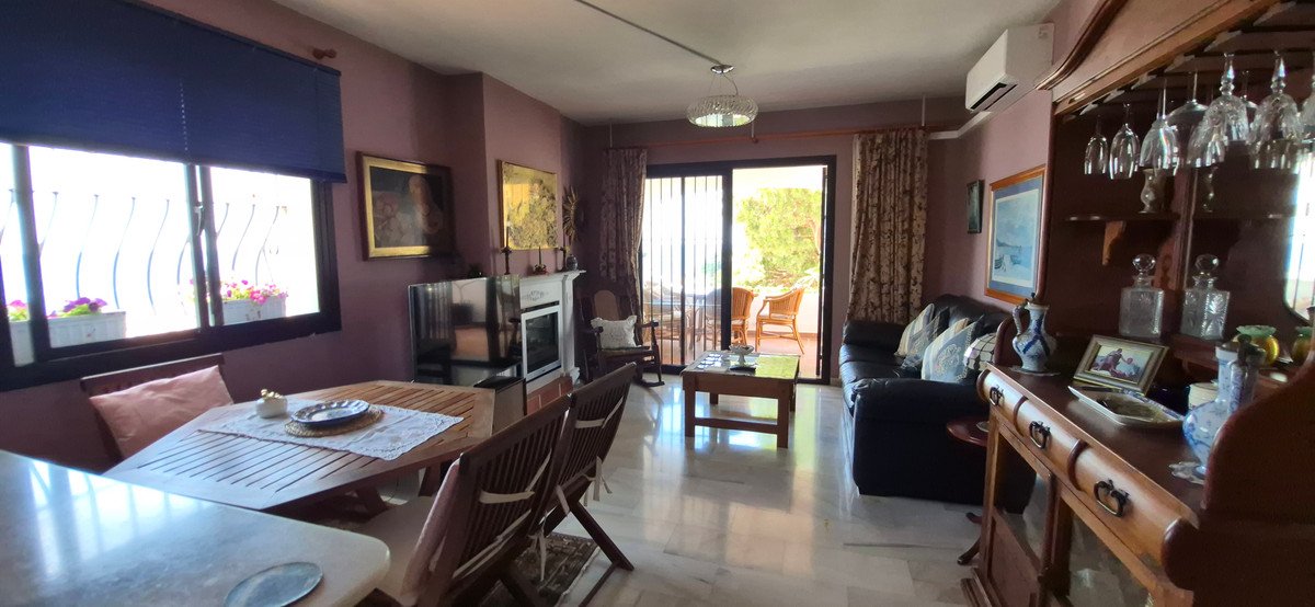 2 Bed Middle Floor Apartment in Mijas