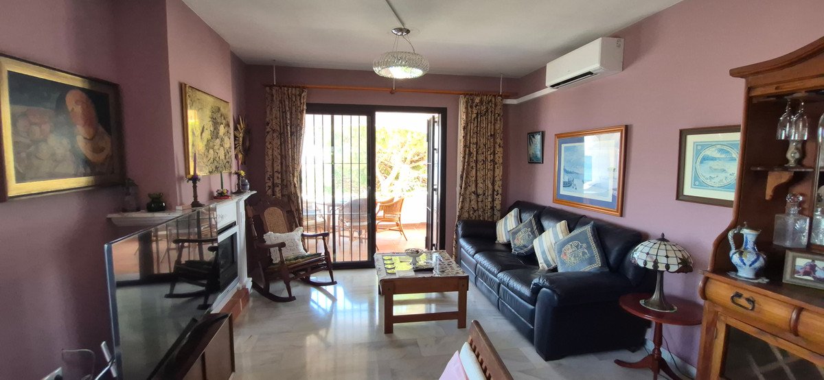 2 Bed Middle Floor Apartment in Mijas