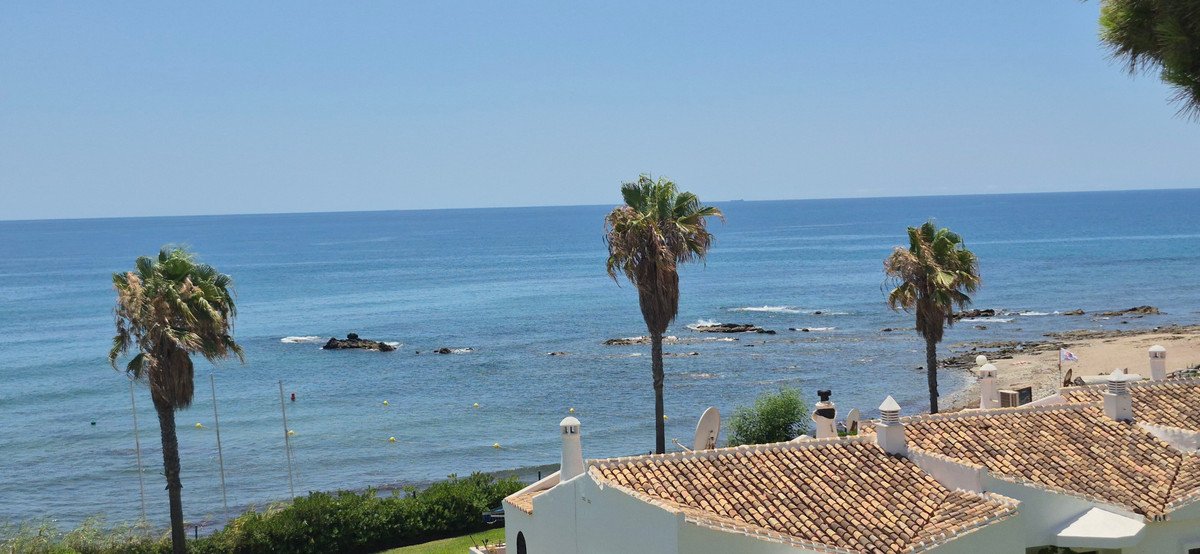 2 Bed Middle Floor Apartment in Mijas