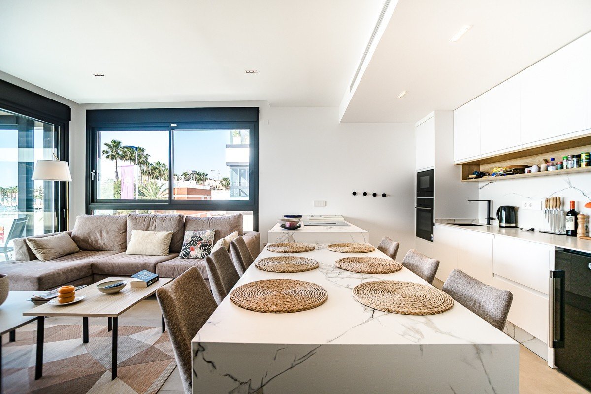 3 Bed Middle Floor Apartment in Lo Pagan