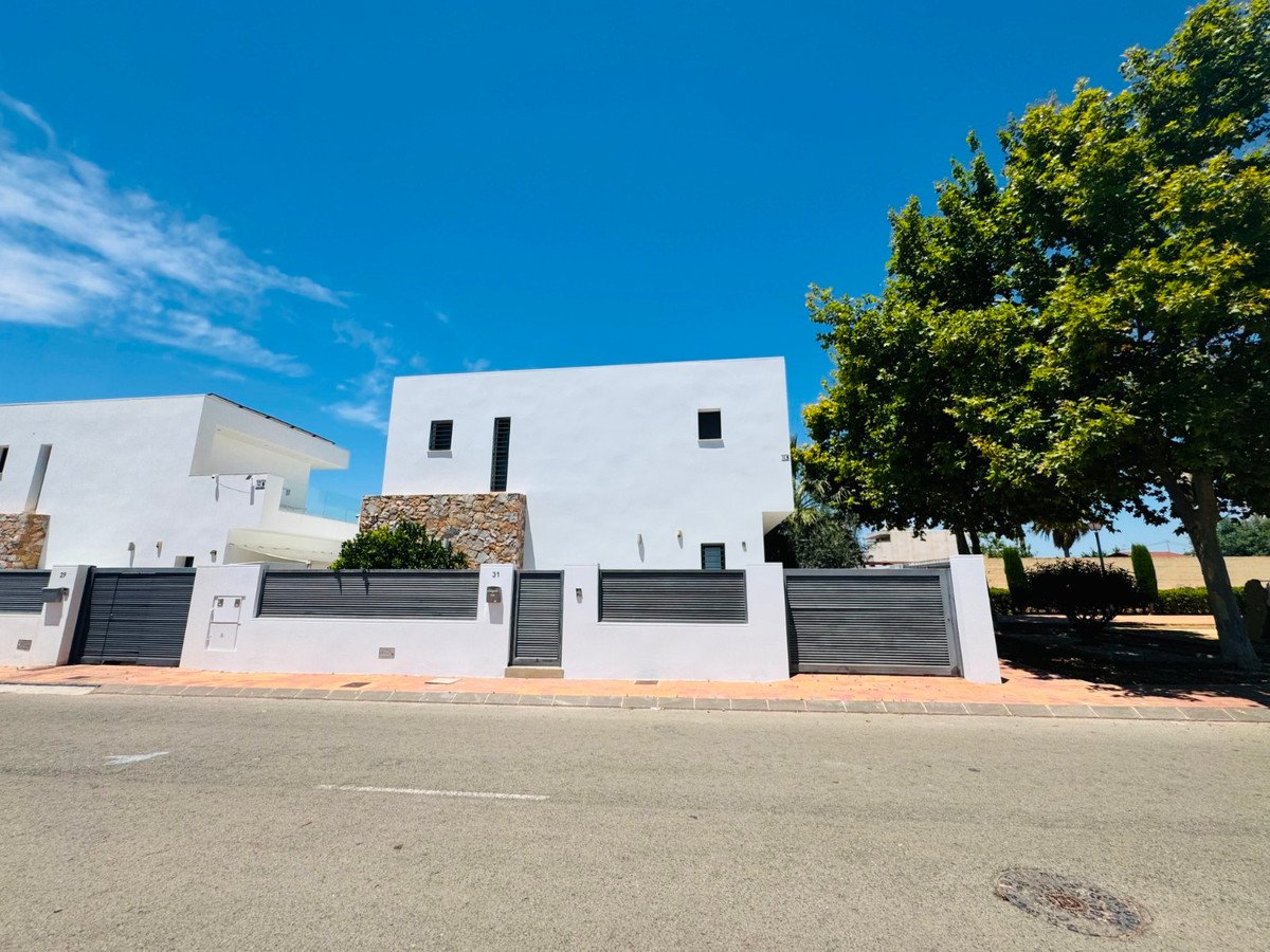 3 Bed Detached Villa in Lo Pagan