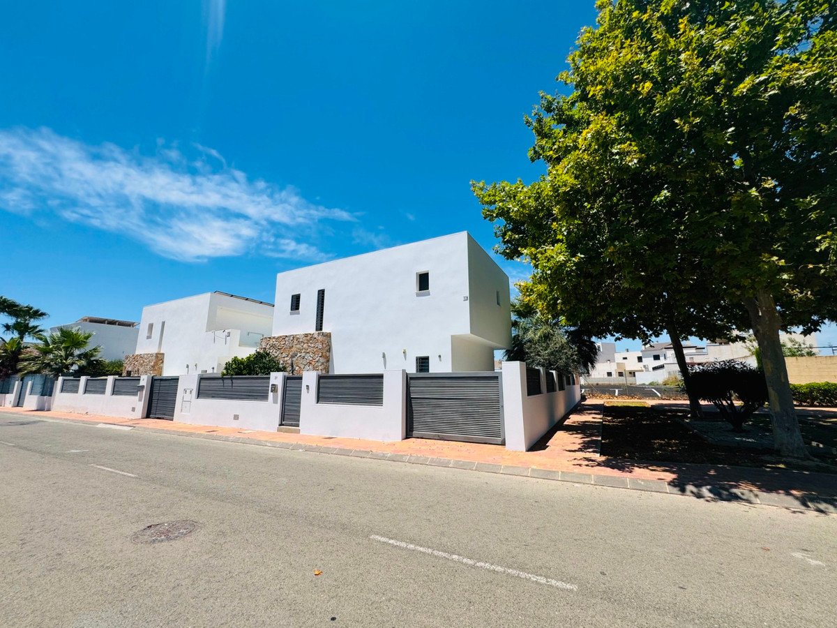 3 Bed Detached Villa in Lo Pagan