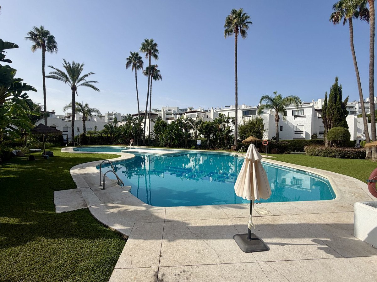 3 Bed Townhouse in Guadalmina Baja