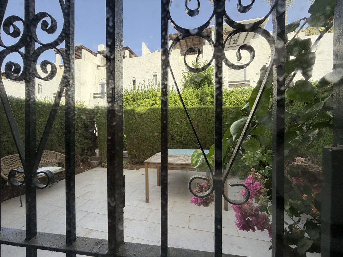 3 Bed Townhouse in Guadalmina Baja