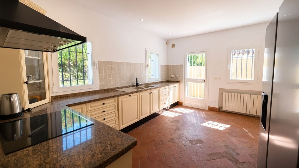 5 Bed Detached Villa in Sotogrande Costa