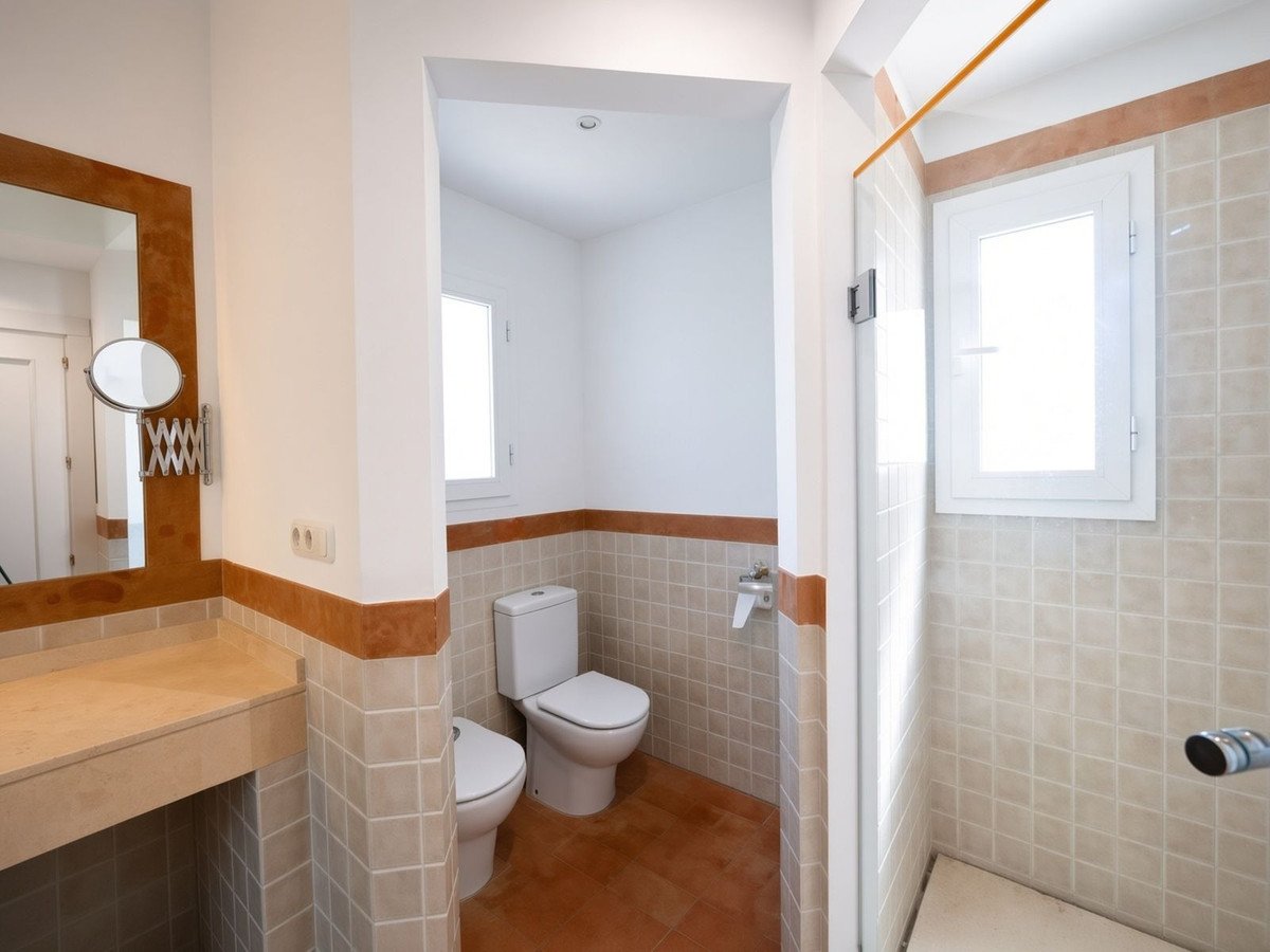 5 Bed Detached Villa in Sotogrande Costa