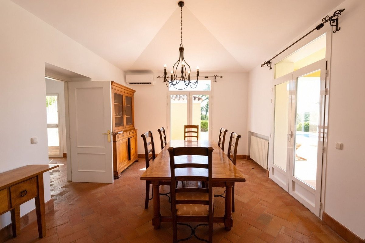 5 Bed Detached Villa in Sotogrande Costa