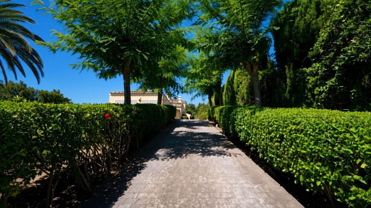 5 Bed Detached Villa in Sotogrande Costa