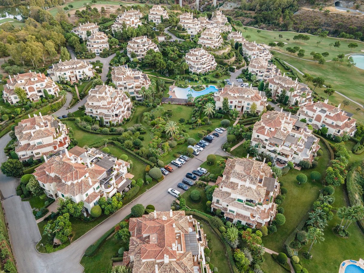 4 Bed Ground Floor Apartment in Benahavís