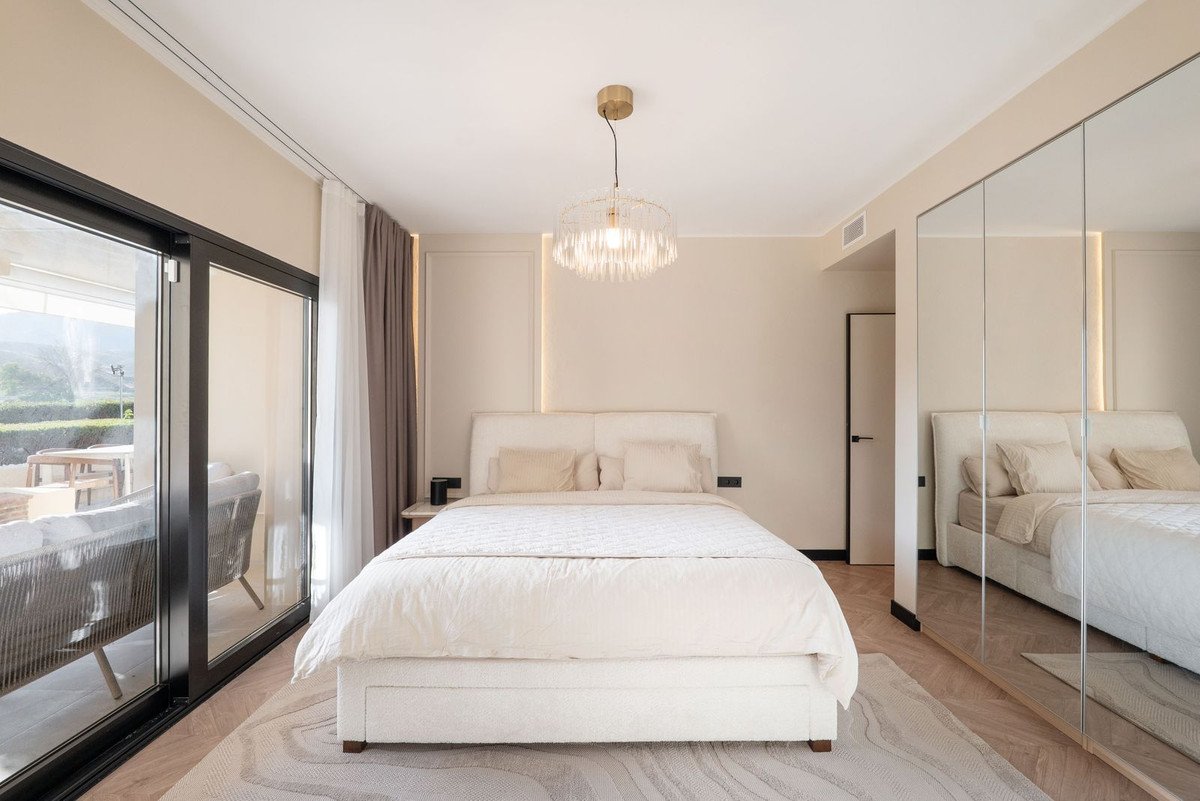 4 Bed Ground Floor Apartment in Benahavís