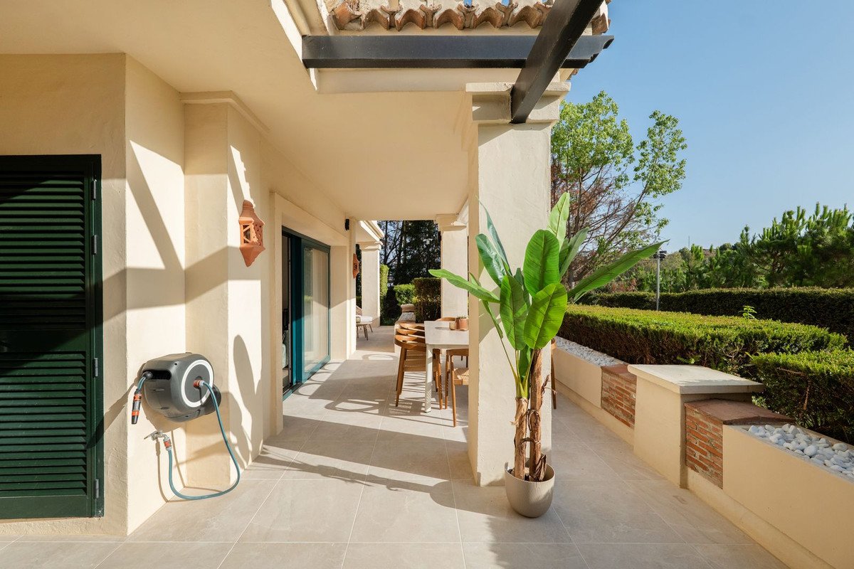 4 Bed Ground Floor Apartment in Benahavís