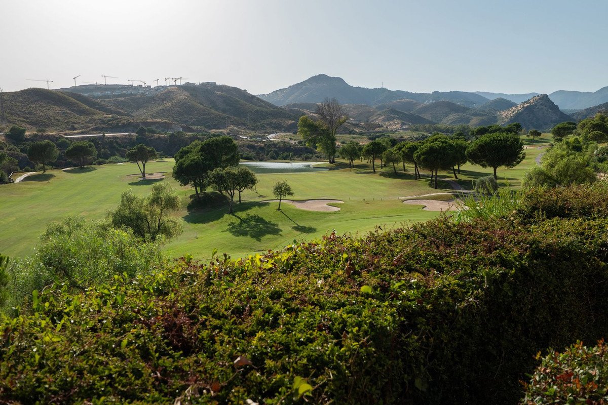 4 Bed Ground Floor Apartment in Benahavís