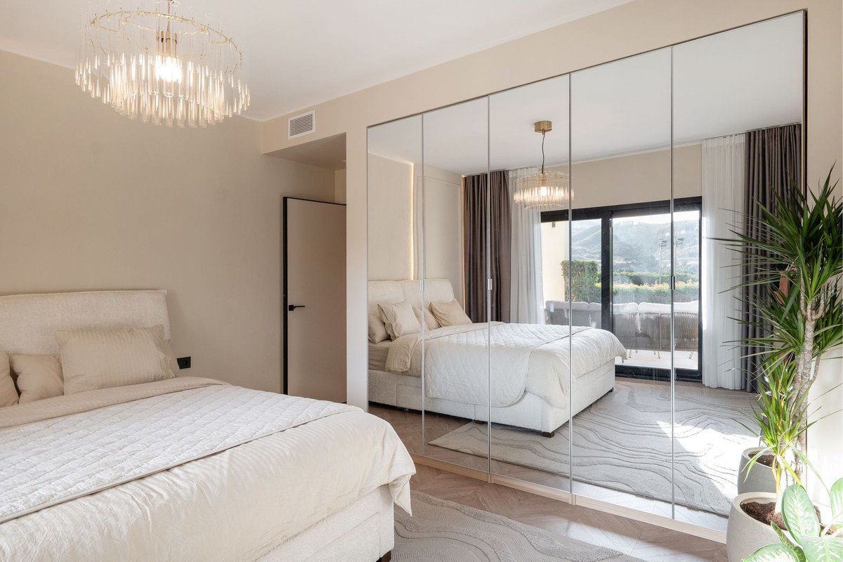 4 Bed Ground Floor Apartment in Benahavís