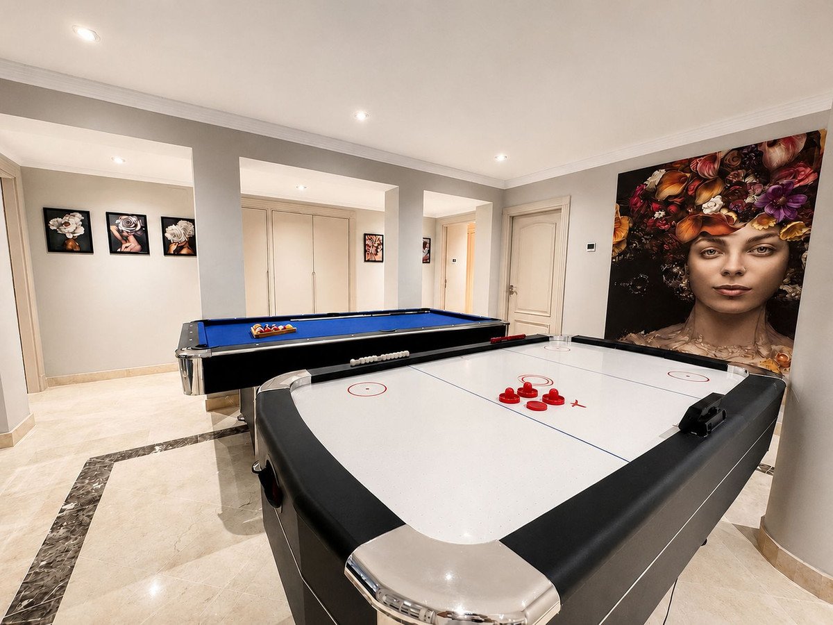6 Bed Detached Villa in Los Flamingos