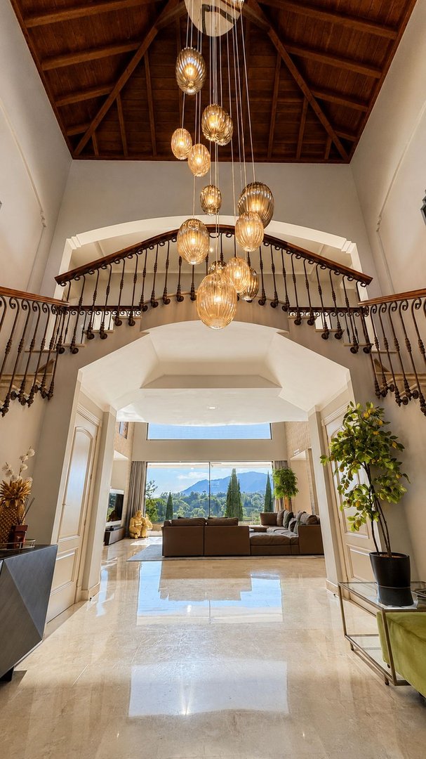 6 Bed Detached Villa in Los Flamingos