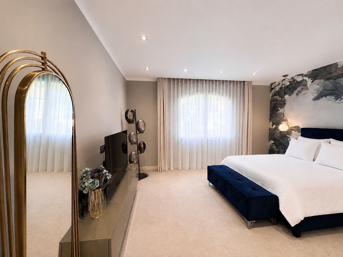 6 Bed Detached Villa in Los Flamingos
