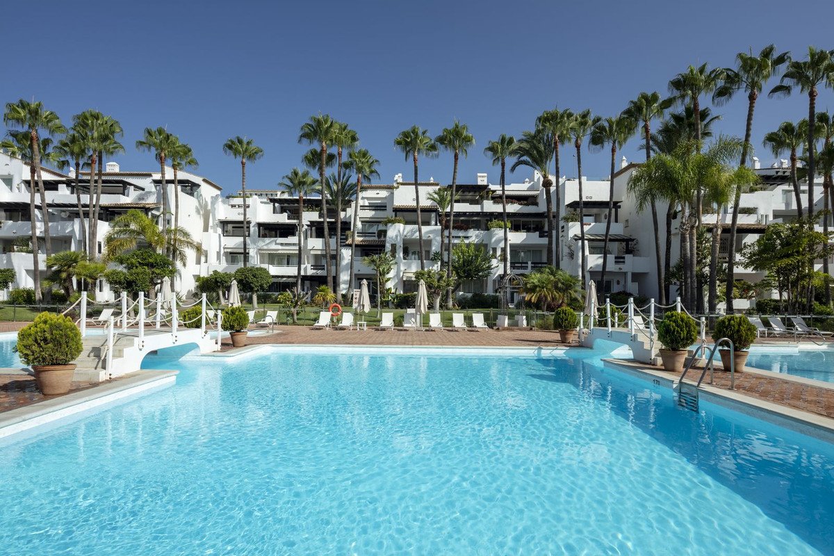 4 Bed Penthouse Duplex in The Golden Mile