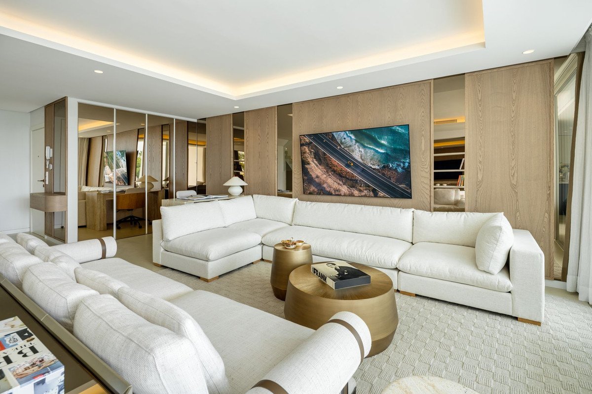 4 Bed Penthouse Duplex in The Golden Mile