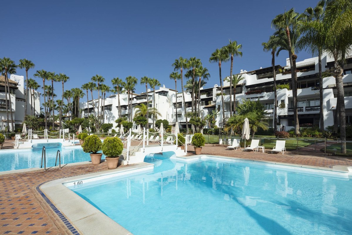 4 Bed Penthouse Duplex in The Golden Mile