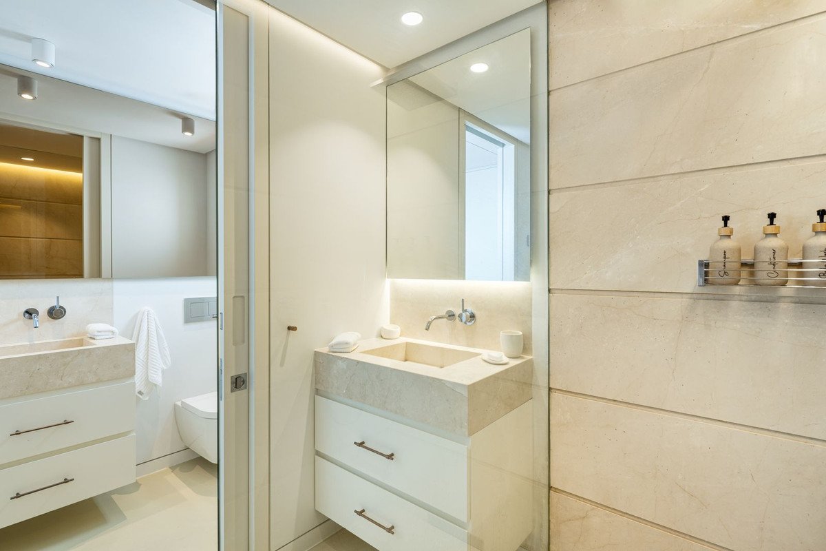 4 Bed Penthouse Duplex in The Golden Mile