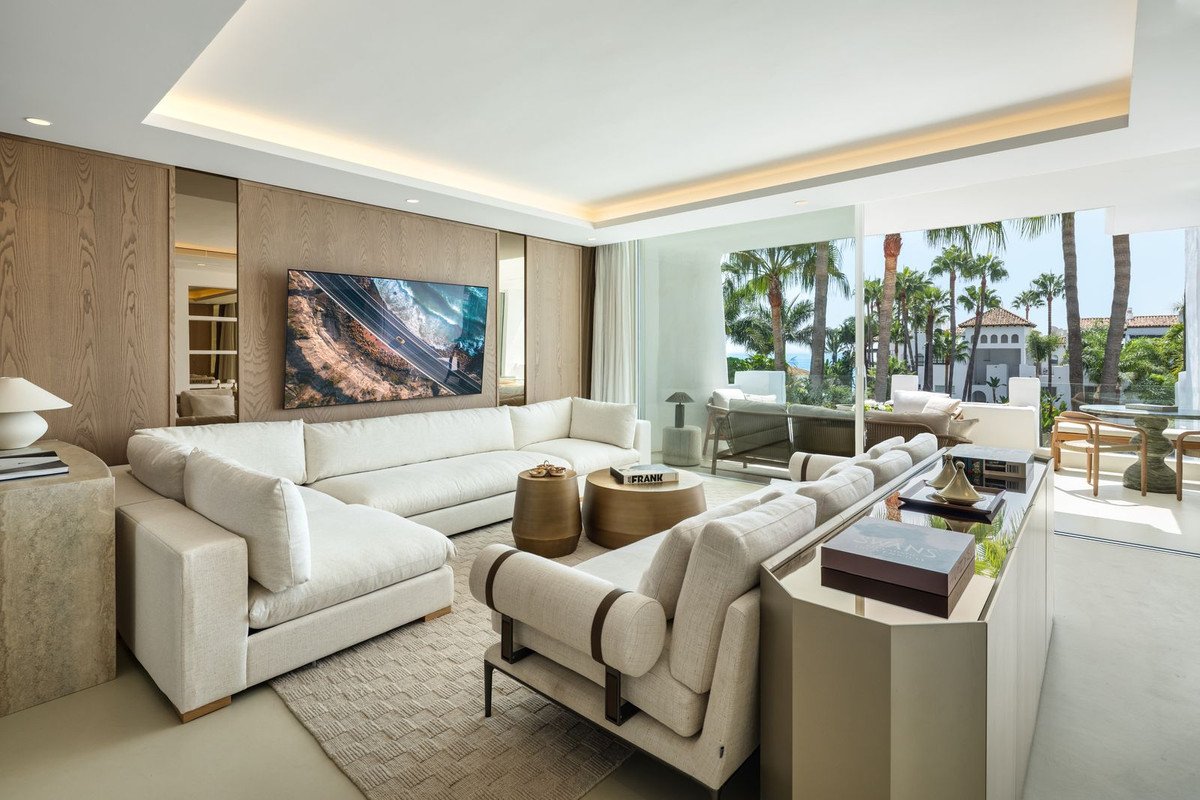 4 Bed Penthouse Duplex in The Golden Mile