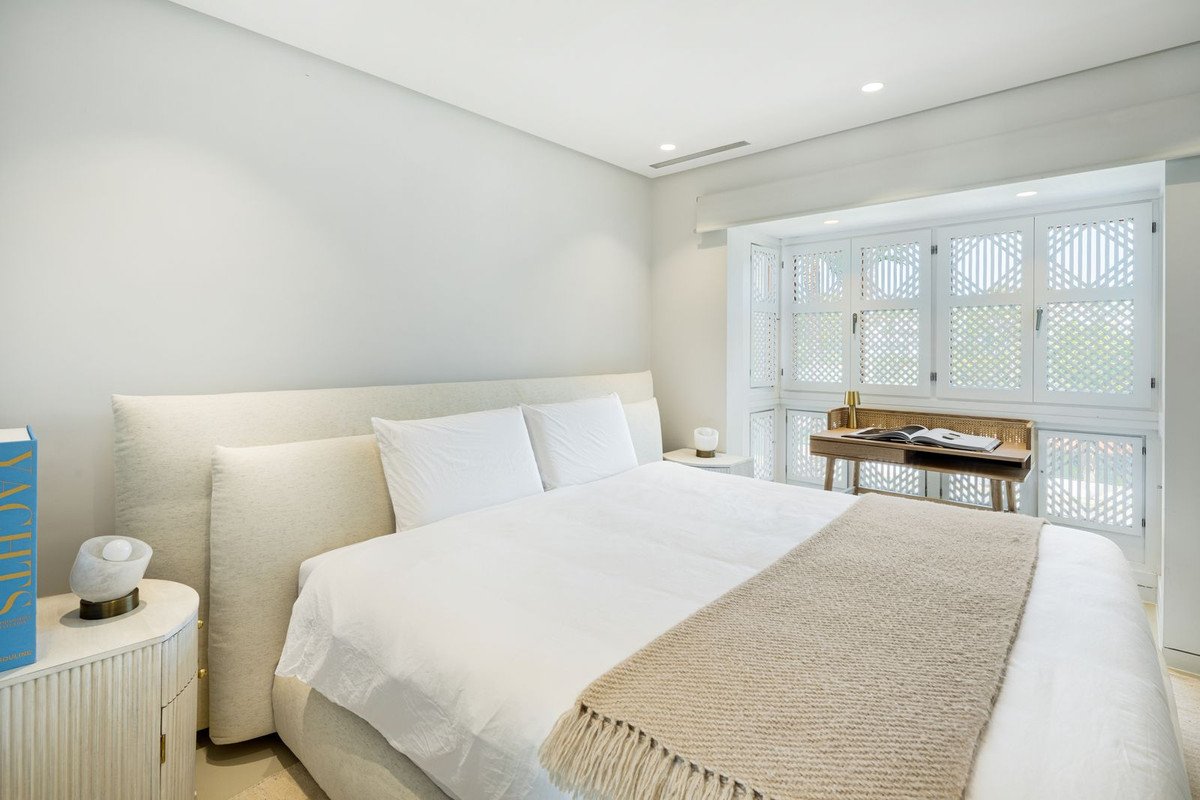 4 Bed Penthouse Duplex in The Golden Mile