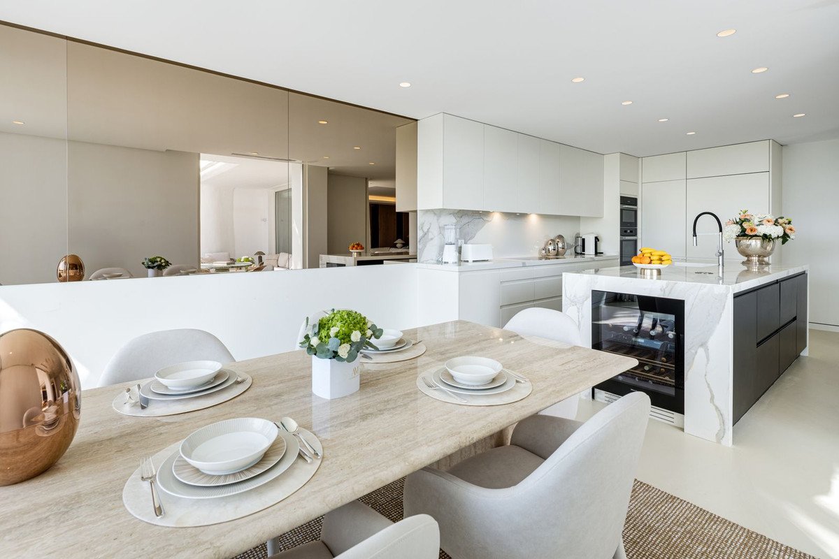 4 Bed Penthouse Duplex in The Golden Mile