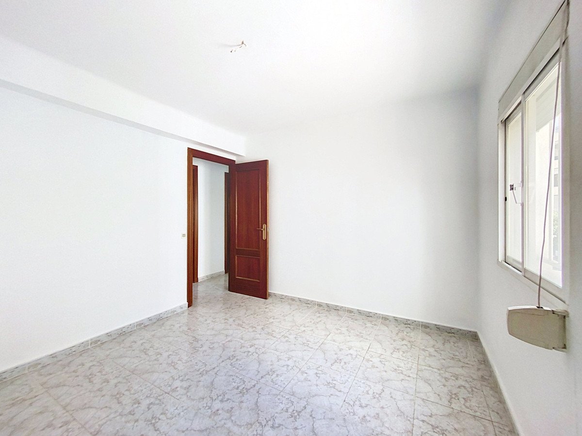 3 Bed Middle Floor Apartment in Estepona