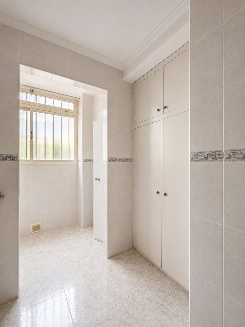 3 Bed Middle Floor Apartment in Estepona