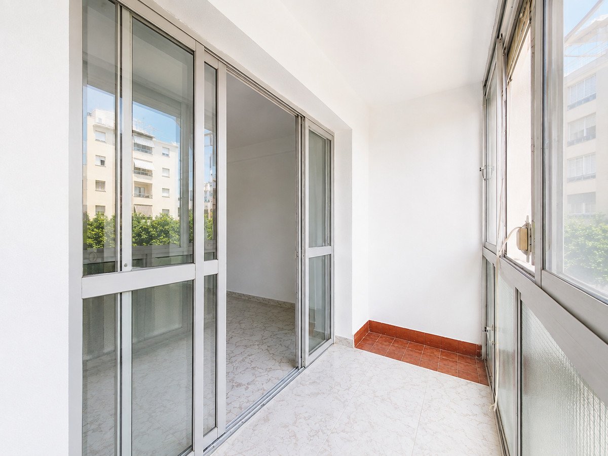 3 Bed Middle Floor Apartment in Estepona